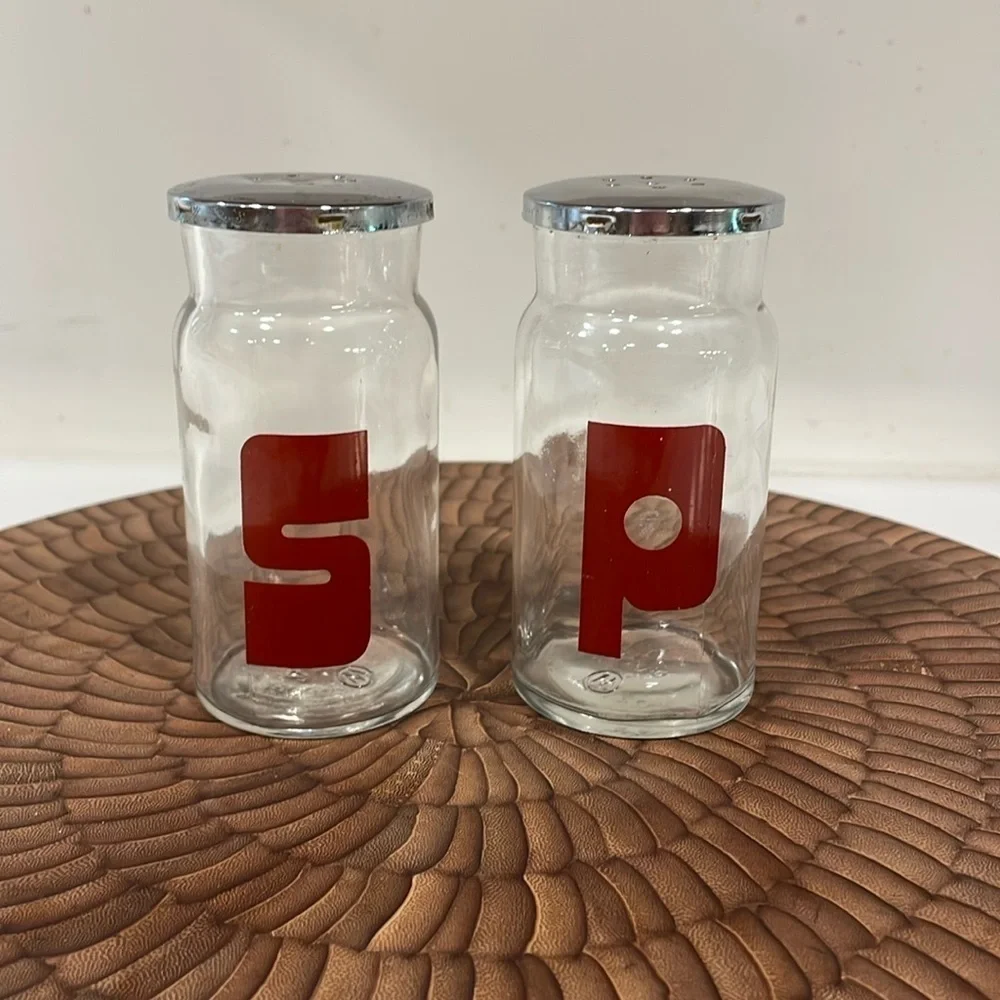 VTG Wheaton Glass Salt & Pepper Shakes MCM Mod Deco Chrome Red Minimalist